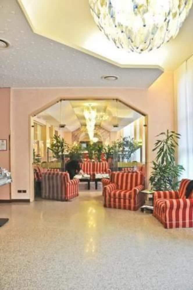 Hotel Lloyd Μιλάνο Εξωτερικό φωτογραφία