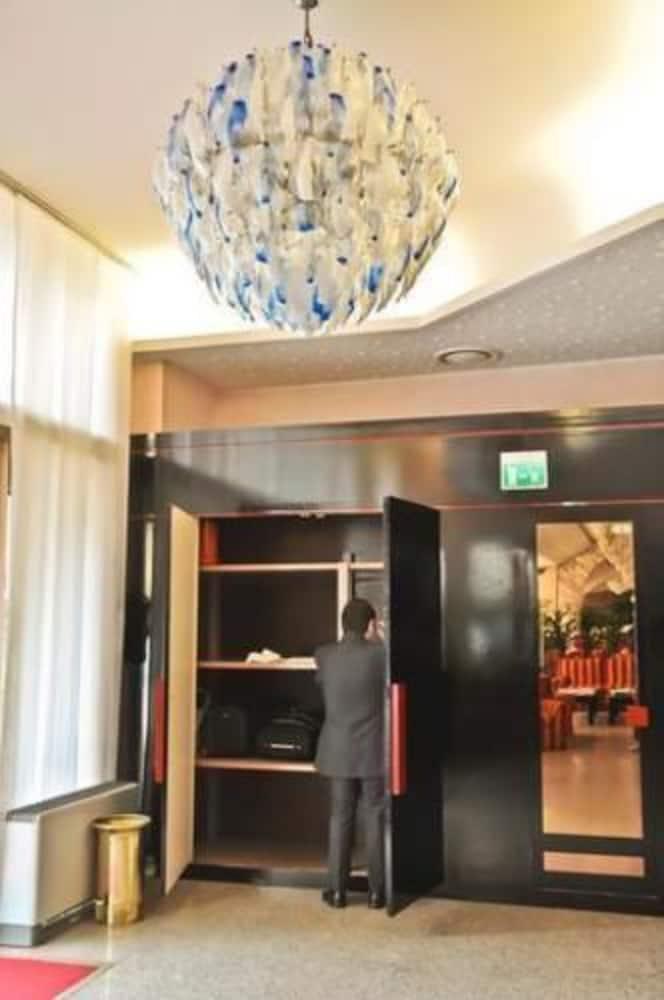 Hotel Lloyd Μιλάνο Εξωτερικό φωτογραφία