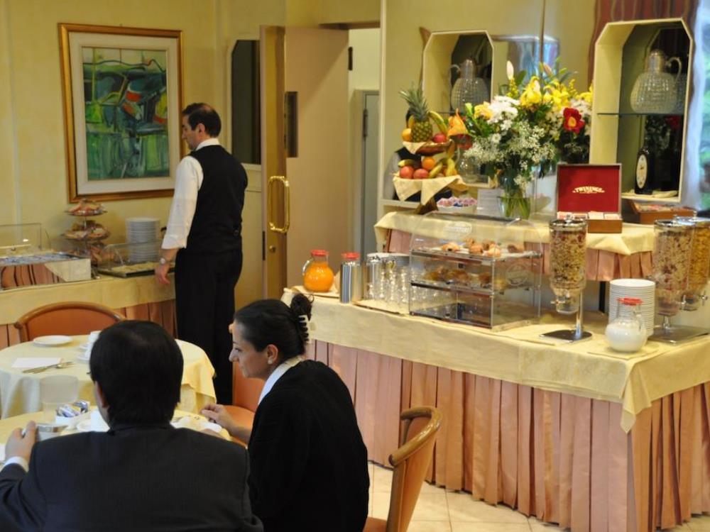 Hotel Lloyd Μιλάνο Εξωτερικό φωτογραφία