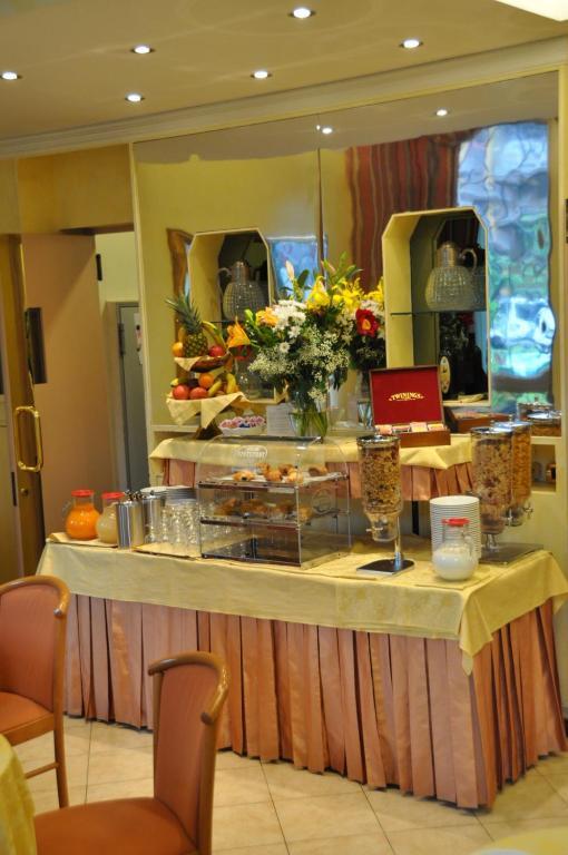 Hotel Lloyd Μιλάνο Εξωτερικό φωτογραφία