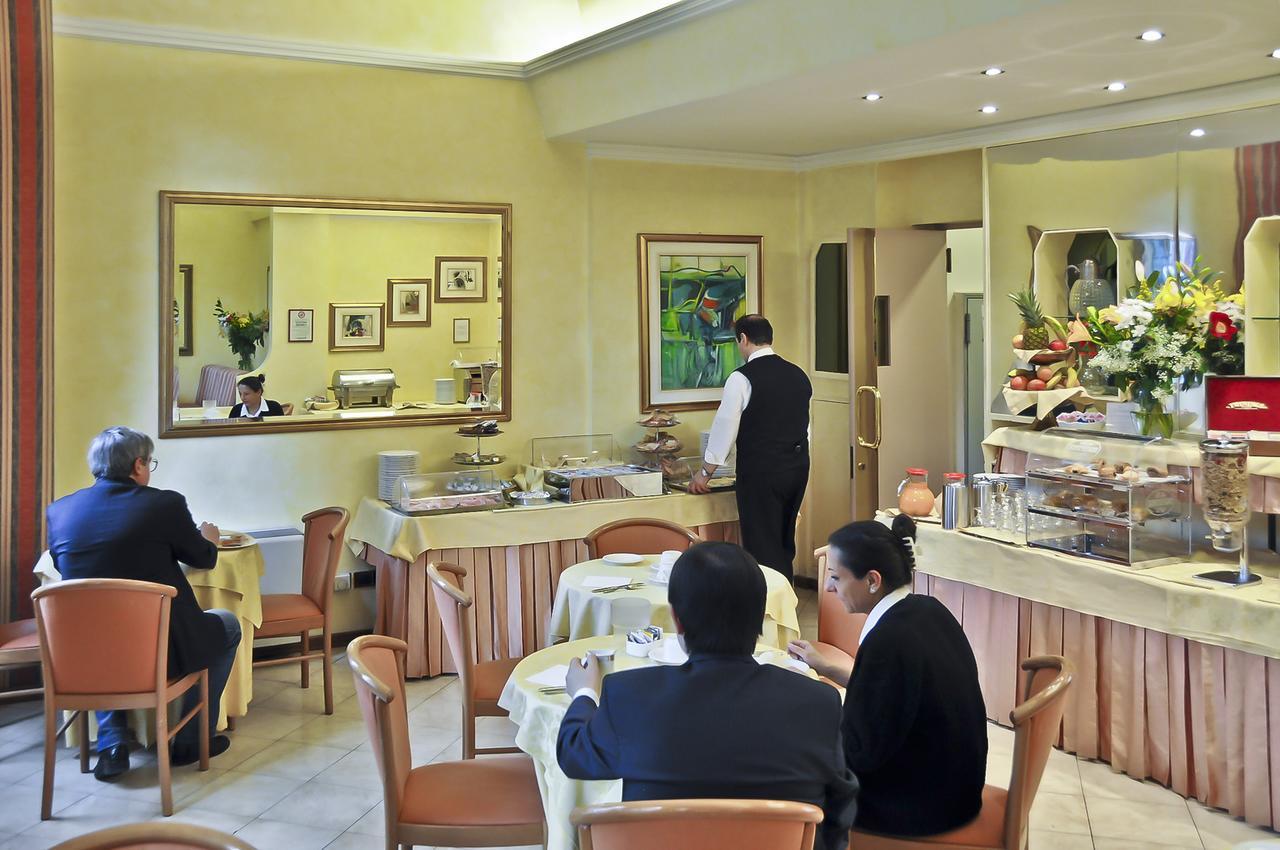 Hotel Lloyd Μιλάνο Εξωτερικό φωτογραφία