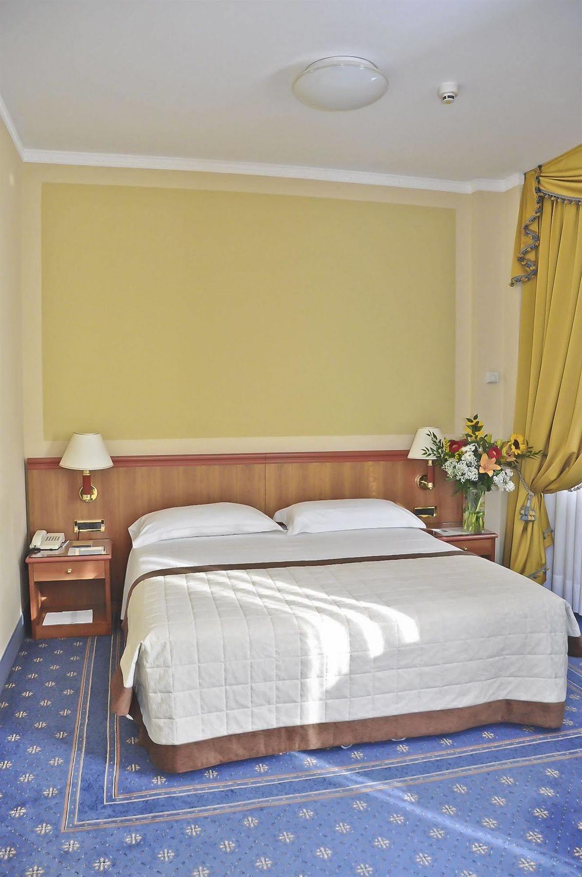 Hotel Lloyd Μιλάνο Εξωτερικό φωτογραφία