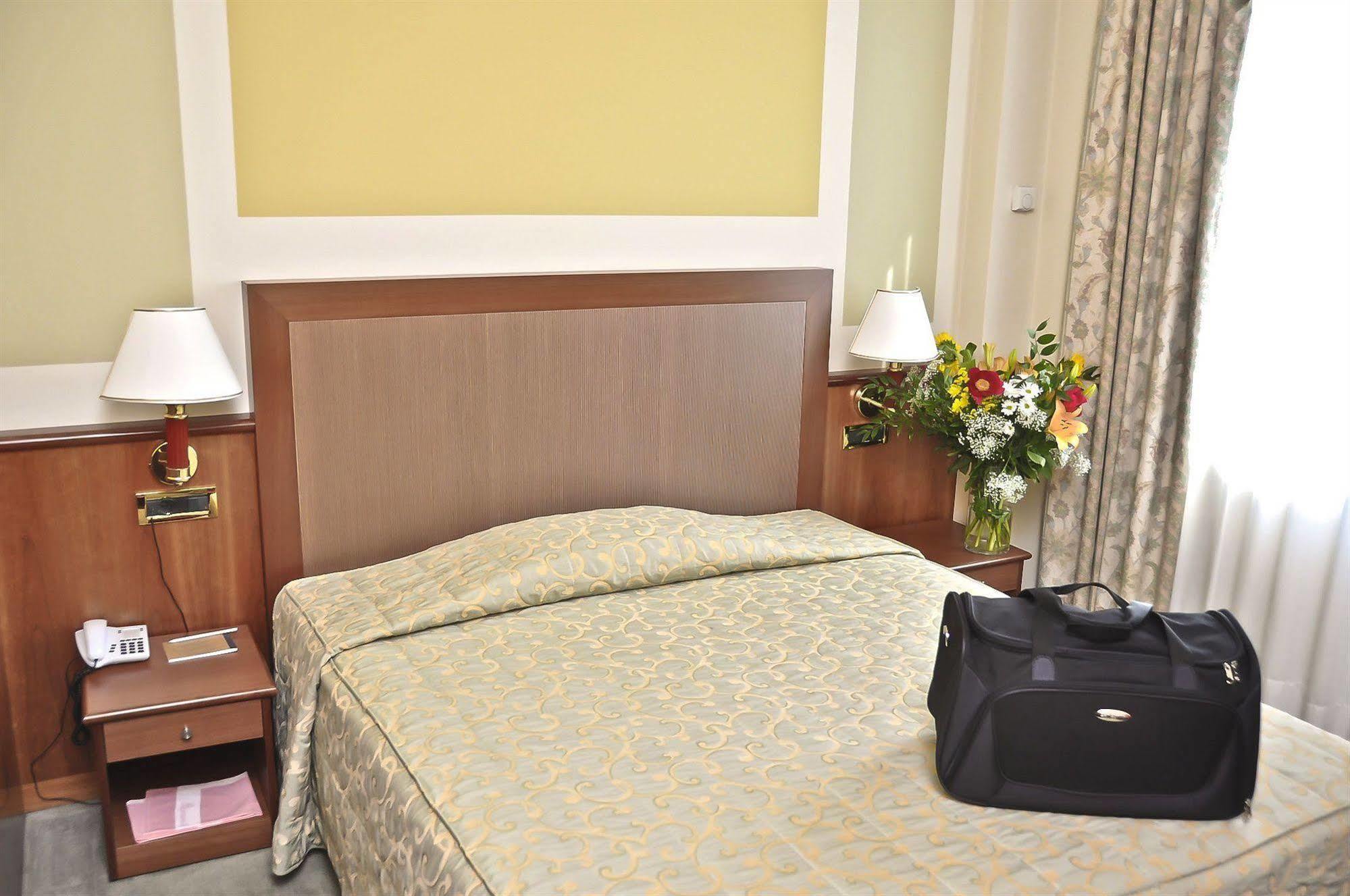 Hotel Lloyd Μιλάνο Εξωτερικό φωτογραφία